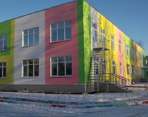 На территории города Лобня в Московской области осуществляется строительство 5 детских садов.