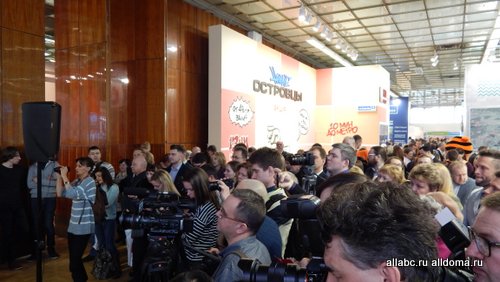 В церемонии торжественного открытия приняли участие руководители профильных государственных органов, члены Московской городской Думы и профессиональных ассоциаций.