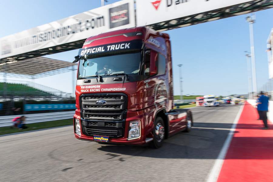 Ford Trucks - партнер Чемпионата Европы по гонкам на грузовика