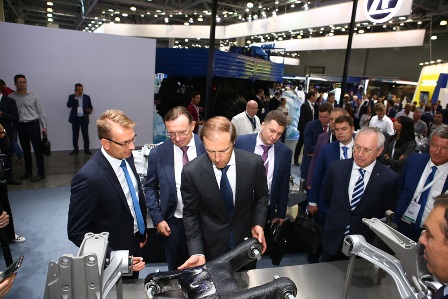 3-го сентября Министр промышленности и торговли Российской Федерации Денис Мантуров  принял участие в открытии 15-й Международной выставки коммерческих автомобилей COMTRANS