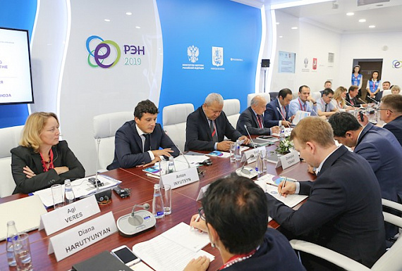 4 октября 2019 года в ходе Форума «Российская энергетическая неделя» состоялась панельная дискуссия 