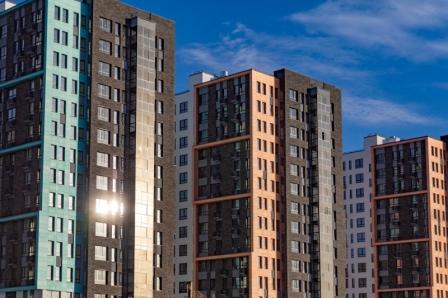 В лидирующих проектах в среднем продается по 230-250 квартир в месяц, несмотря на 11-процентный рост цен в целом на рынке новостроек Новой Москвы.