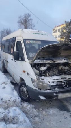 Сотрудники Росгвардии потушили горящее маршрутное такси в Электростали!
