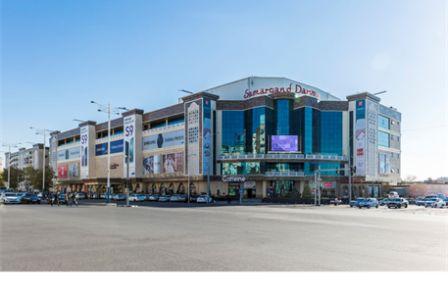 Первыми в Узбекистане проектами компании стали два знаковых торговых центра столицы: ТРЦ Samarqand Darvoza и ТРЦ Compass